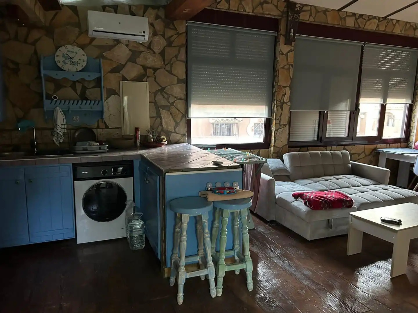 Cuina de Casa adosada en venda en La Línea de la Concepción amb Jardí privat, Terrassa i Piscina comunitària