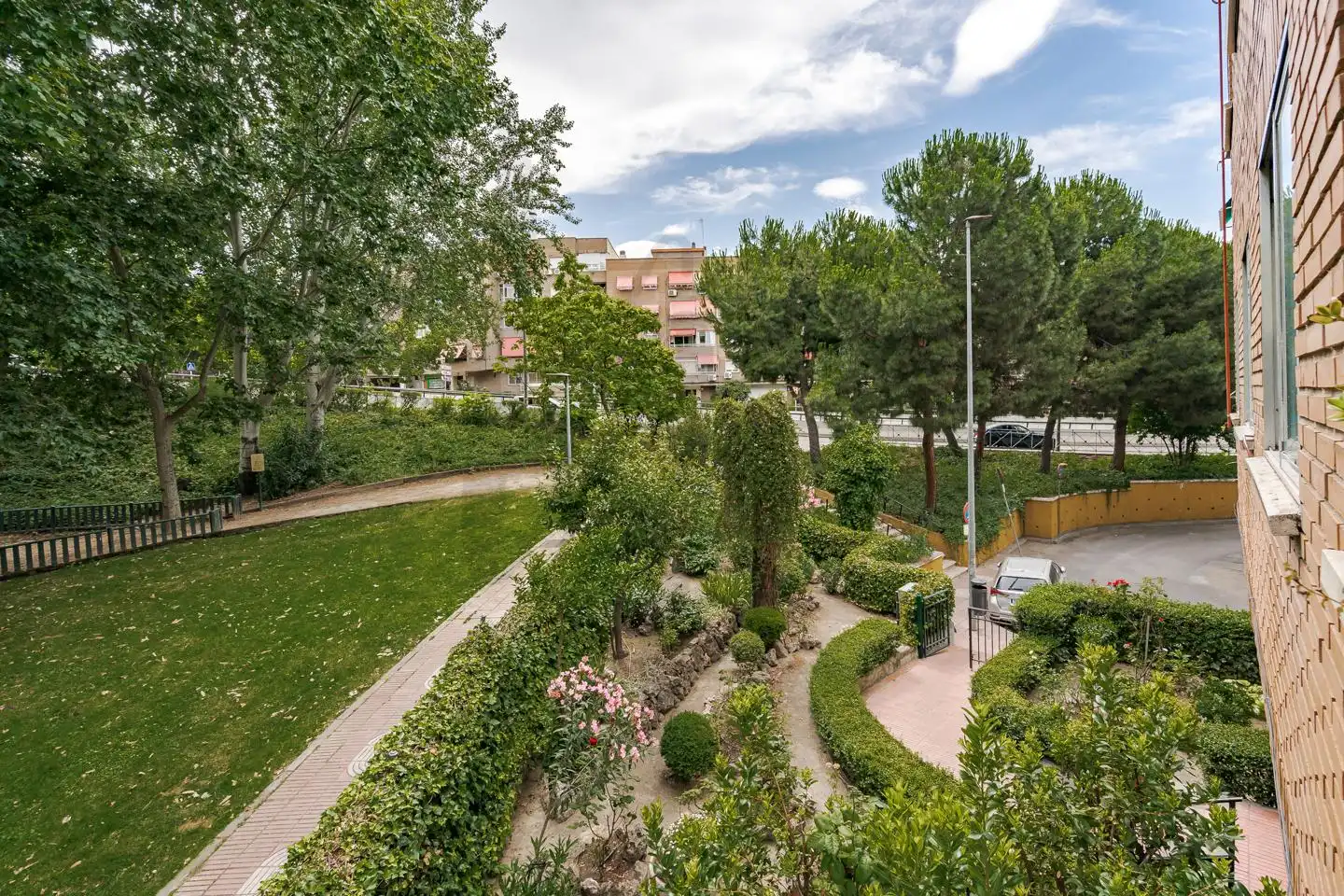 Exterior view of Flat for sale in San Sebastián de los Reyes  with Heating, Parquet flooring and Terrace