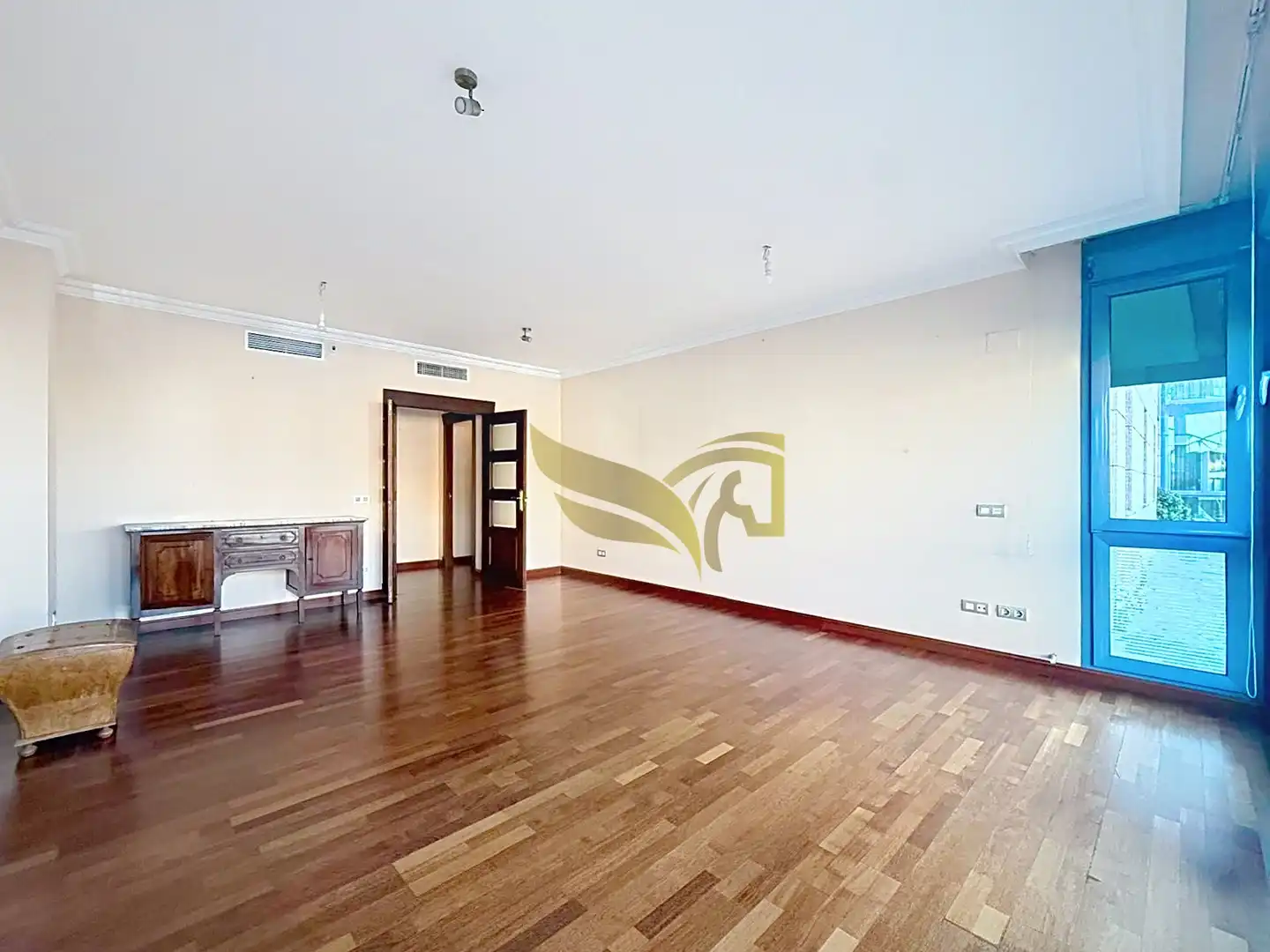 Living room of Flat for sale in  Sevilla Capital  with Air Conditioner and Heating