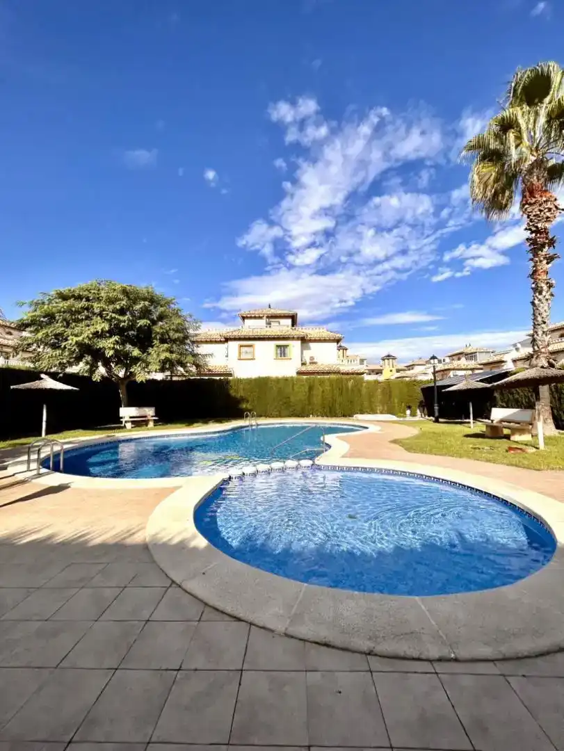 Jardín de Dúplex en venta en Orihuela con Aire acondicionado, Jardín privado y Amueblado