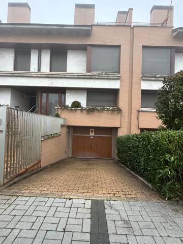 Casa adosada en Alquiler en Calle JOSE VELICIA en Las Villas - Valparaiso - El Peral