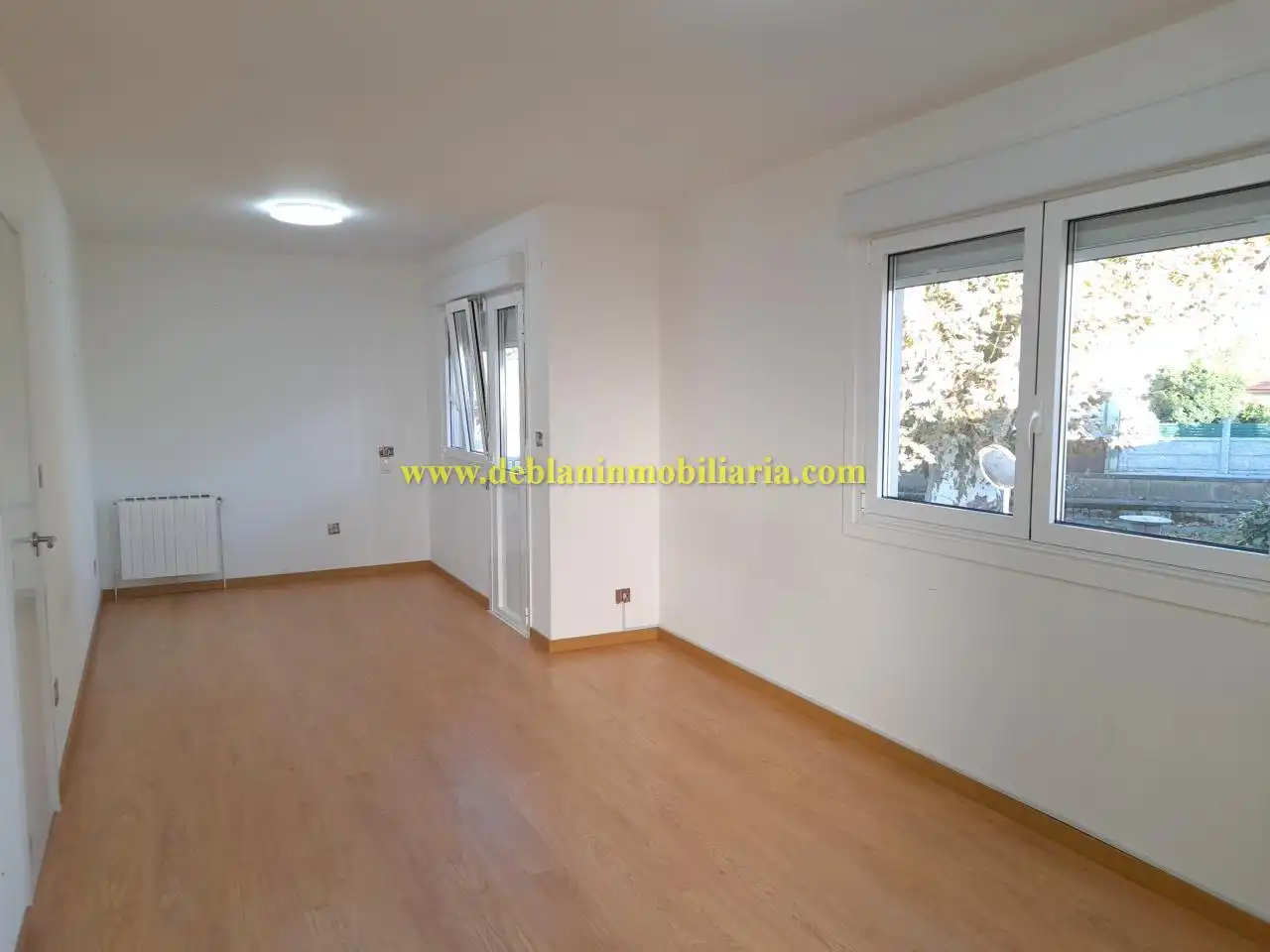 Wohnzimmer von Haus oder Chalet zum Verkauf in Tui mit Heizung, Privatgarten und Terrasse