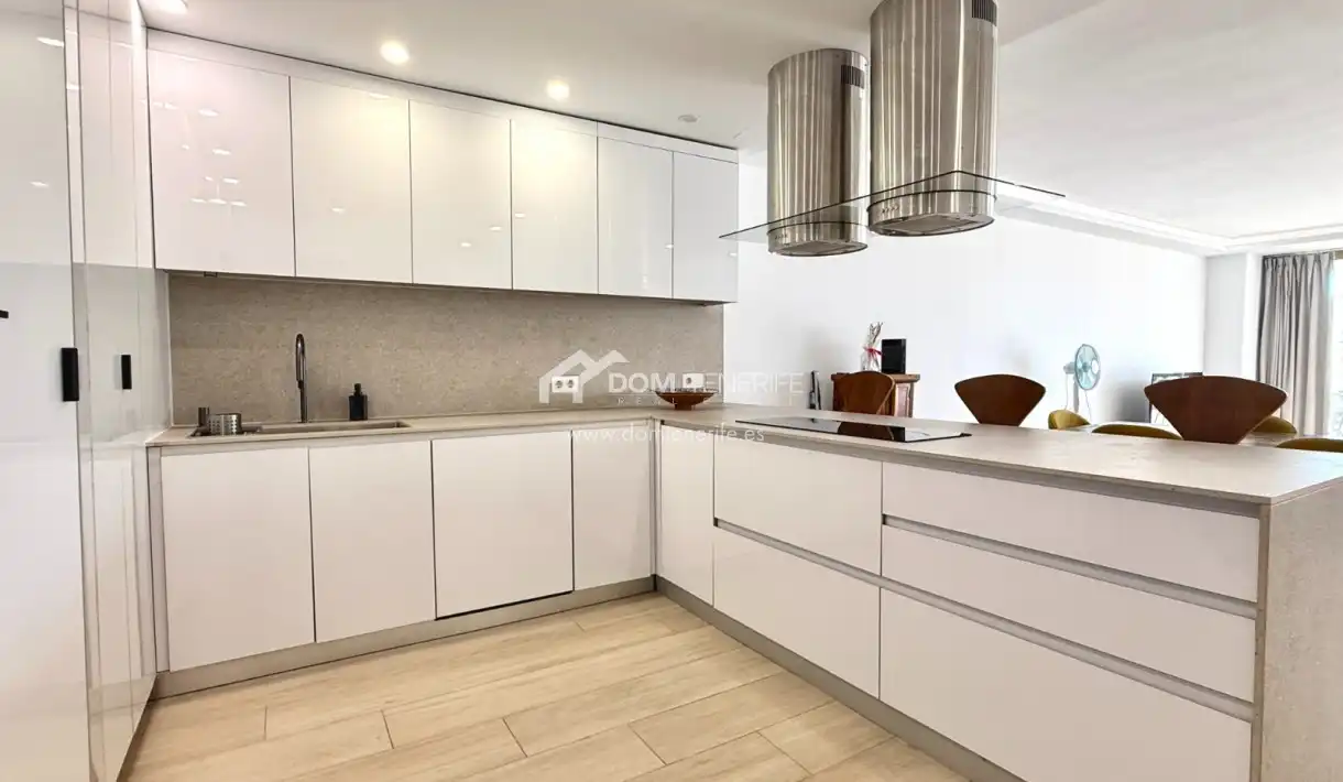 Cocina de Piso en venta en Adeje con Terraza, Piscina y Amueblado