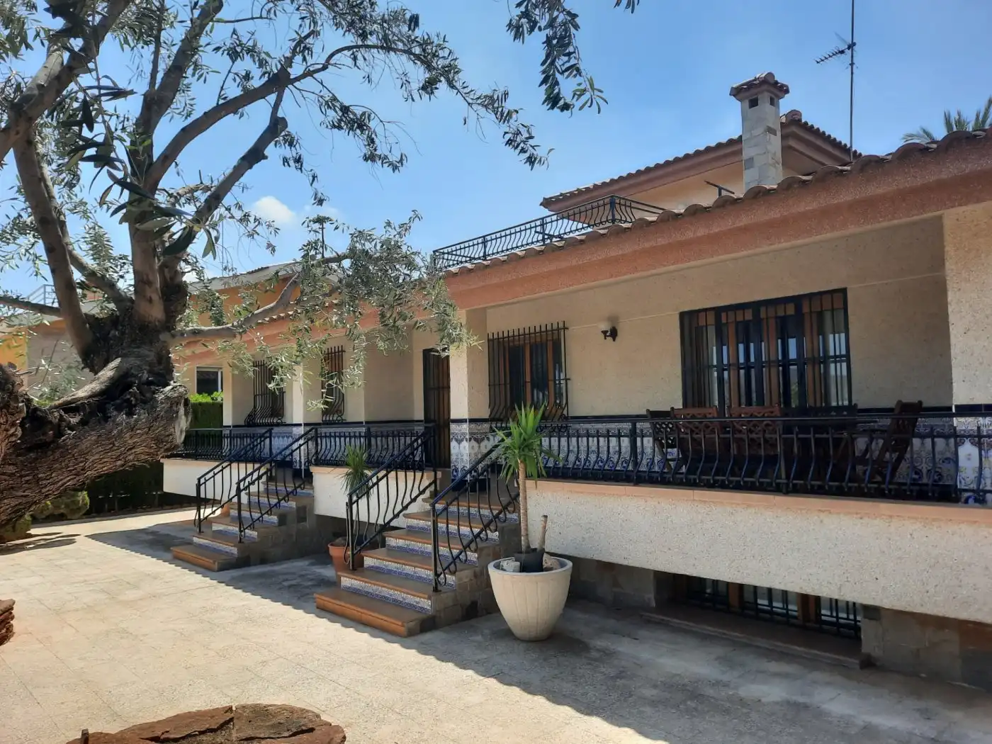 Vista exterior de Casa o xalet de lloguer en Murcia amb Aire condicionat, Jardí privat i Parquet