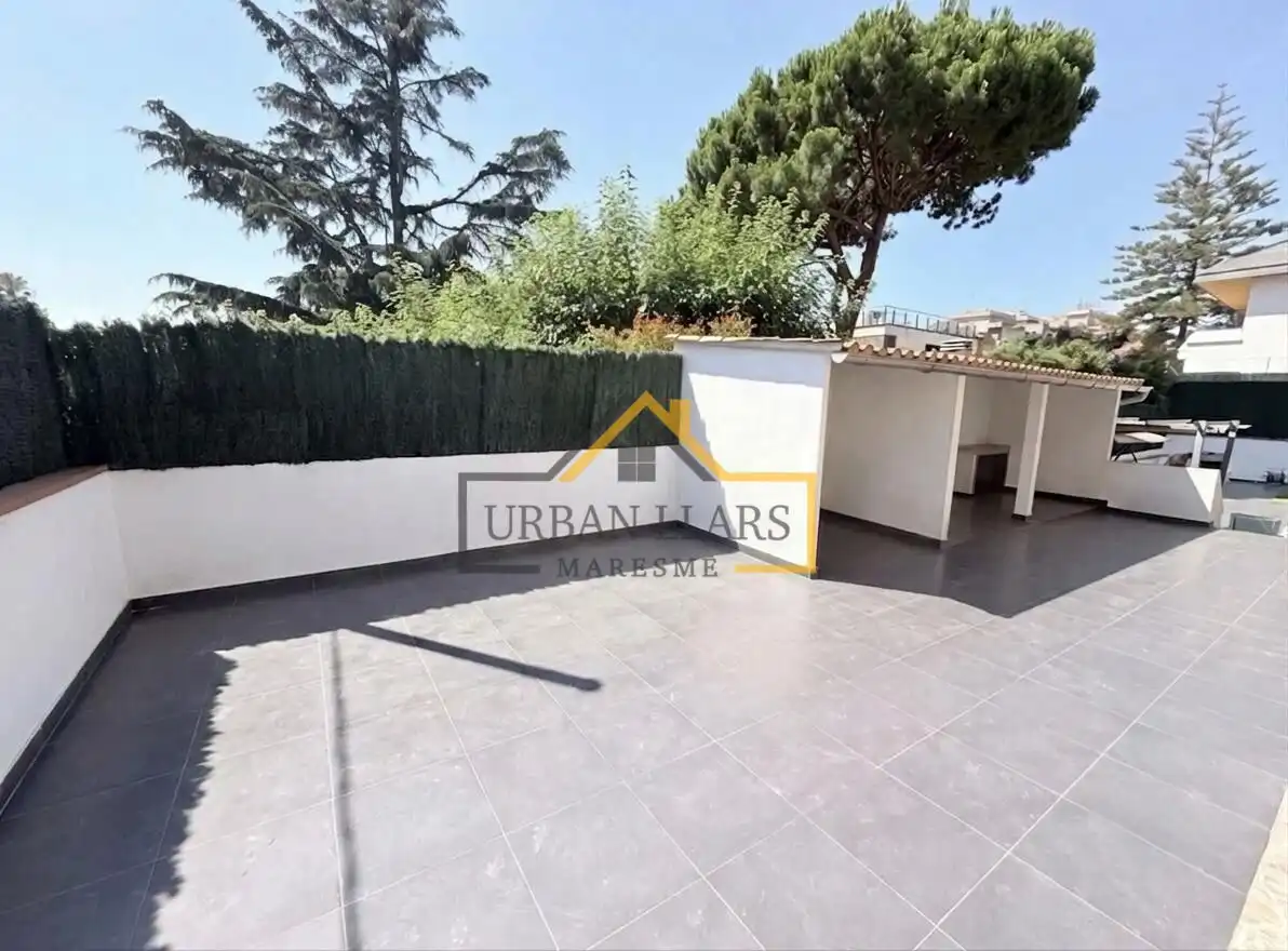 Casa con terraza en venta en Centre - Nucli Antic, imagen 2