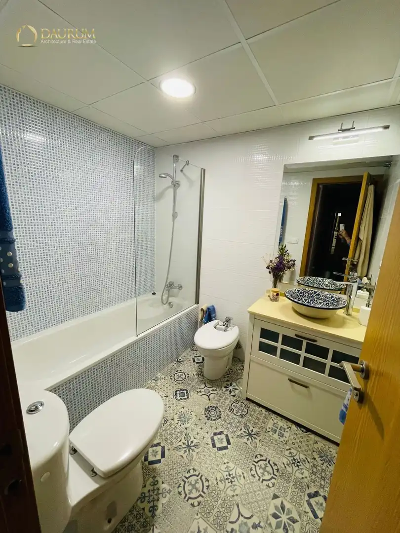 Baño de Ático en venta en Mairena del Aljarafe con Aire acondicionado, Terraza y Piscina