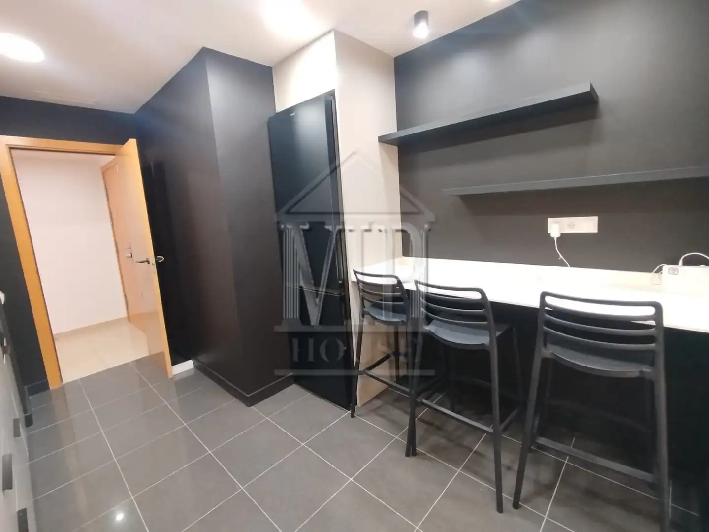 Flat for sale in Badalona  with Air Conditioner, Heating and Furnished