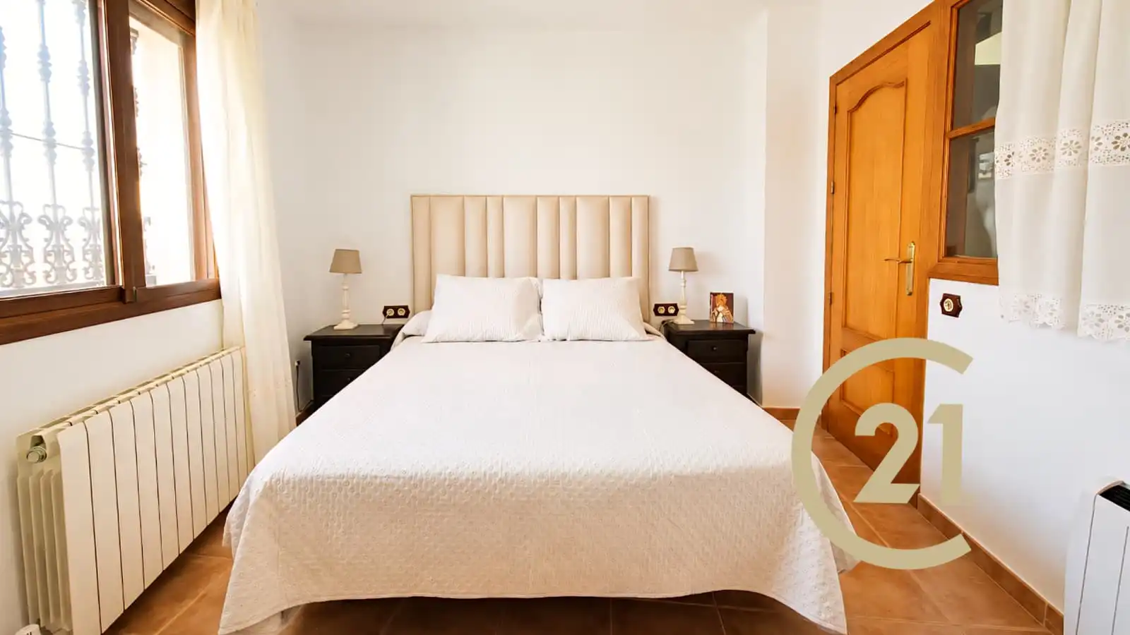 Schlafzimmer von Einfamilien-Reihenhaus zum Verkauf in Cartajima mit Heizung, Terrasse und Abstellraum