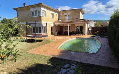 Vista exterior de Casa o xalet en venda en Quart amb Terrassa i Piscina