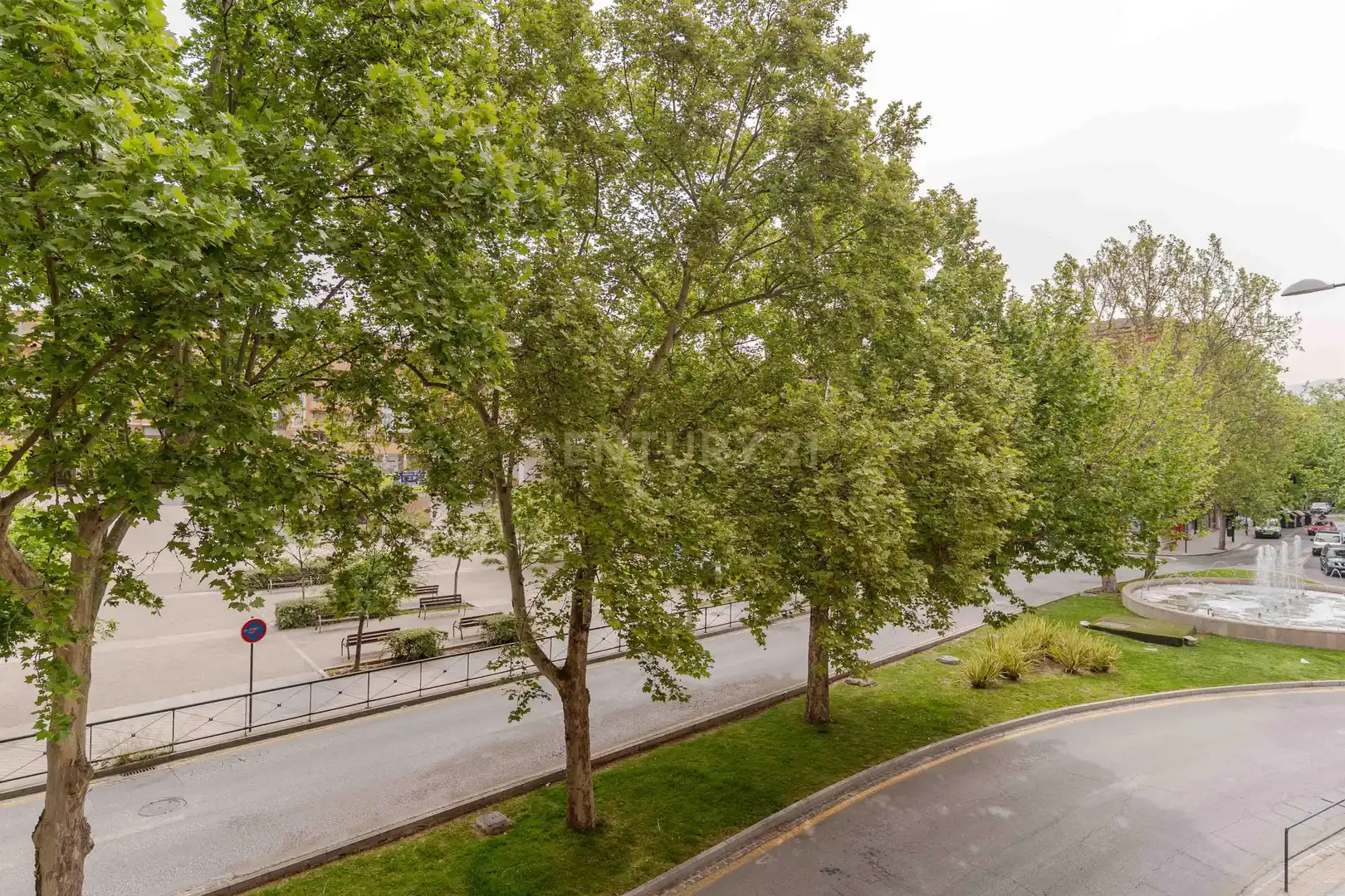 Vista exterior de Apartament en venda en Granada amb Balcó