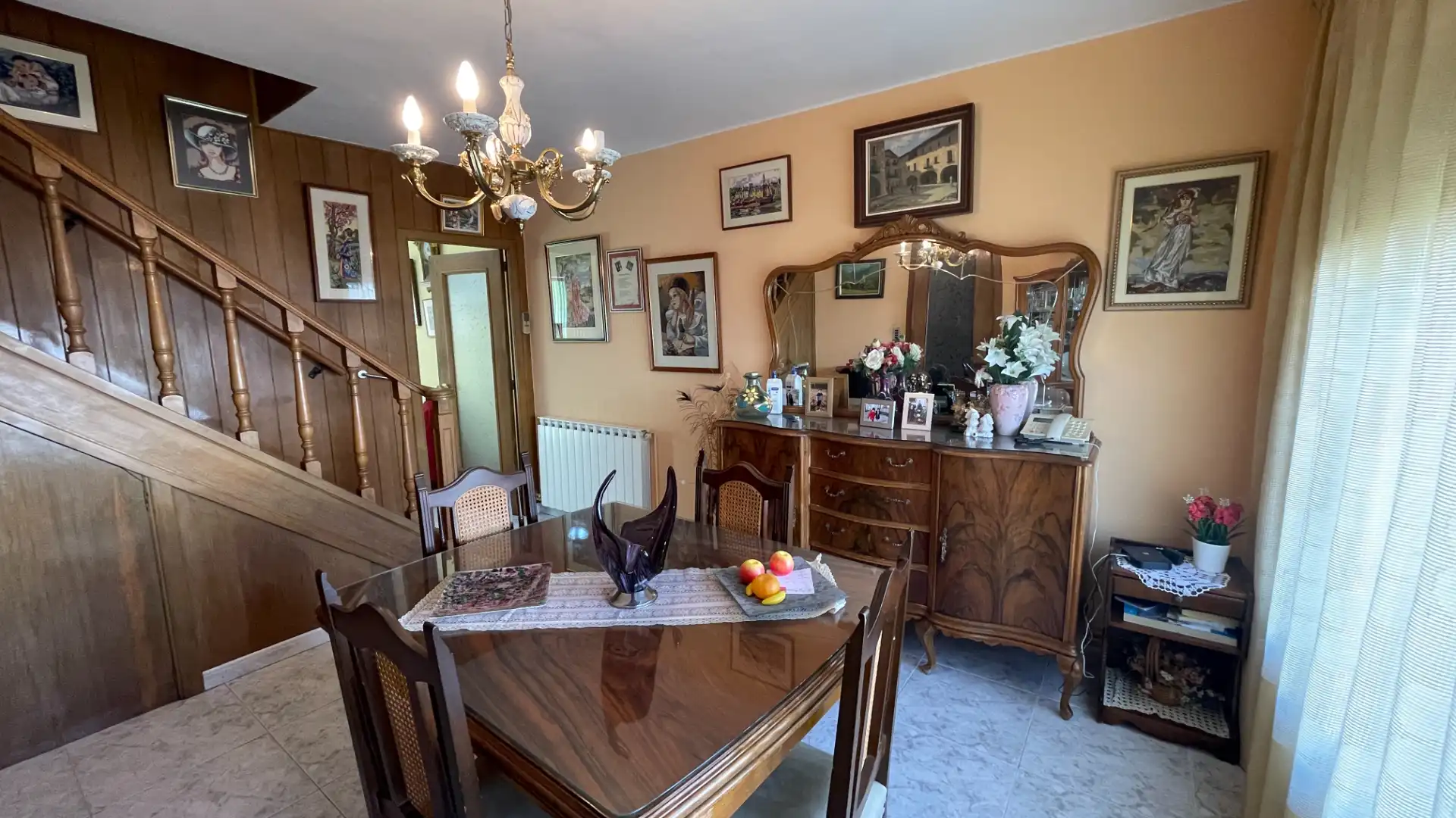 Comedor de Casa adosada en venta en Olot, Girona