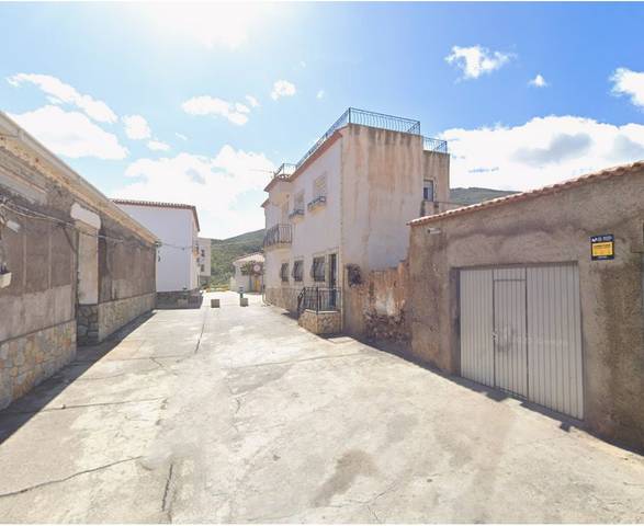 Casa-chalet en Venta en  PL DE LA JUVENTUD 1  0 0 en Las Tres Villas