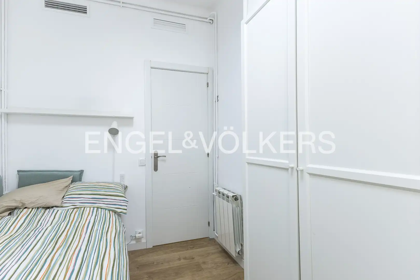 Habitación de Piso en venta en Barcelona con Aire acondicionado, Calefacción y Balcón