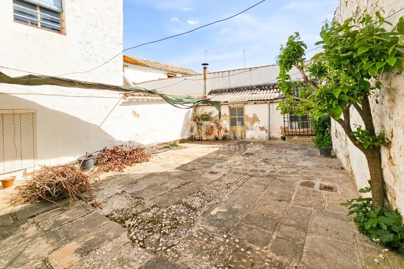 Vista exterior de Casa o chalet en venta en Úbeda con Calefacción, Terraza y Trastero