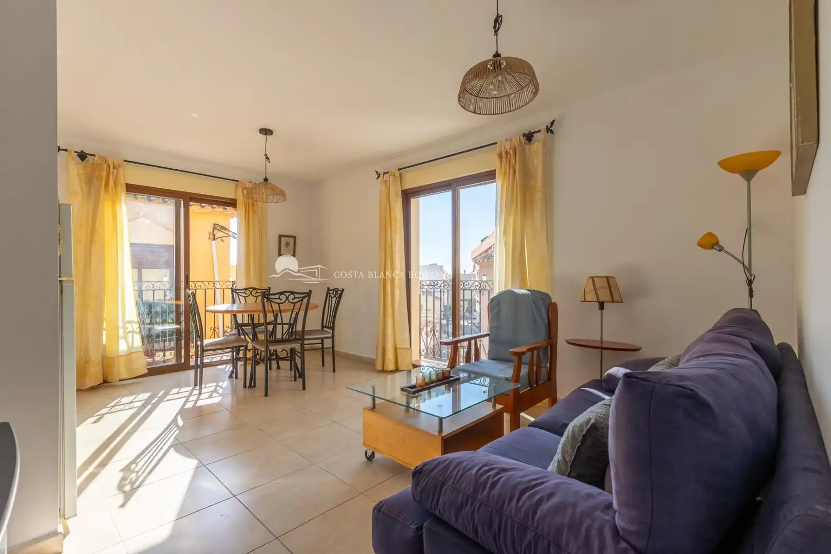Sala d'estar de Apartament en venda en L'Alfàs del Pi amb Aire condicionat, Terrassa i Balcó