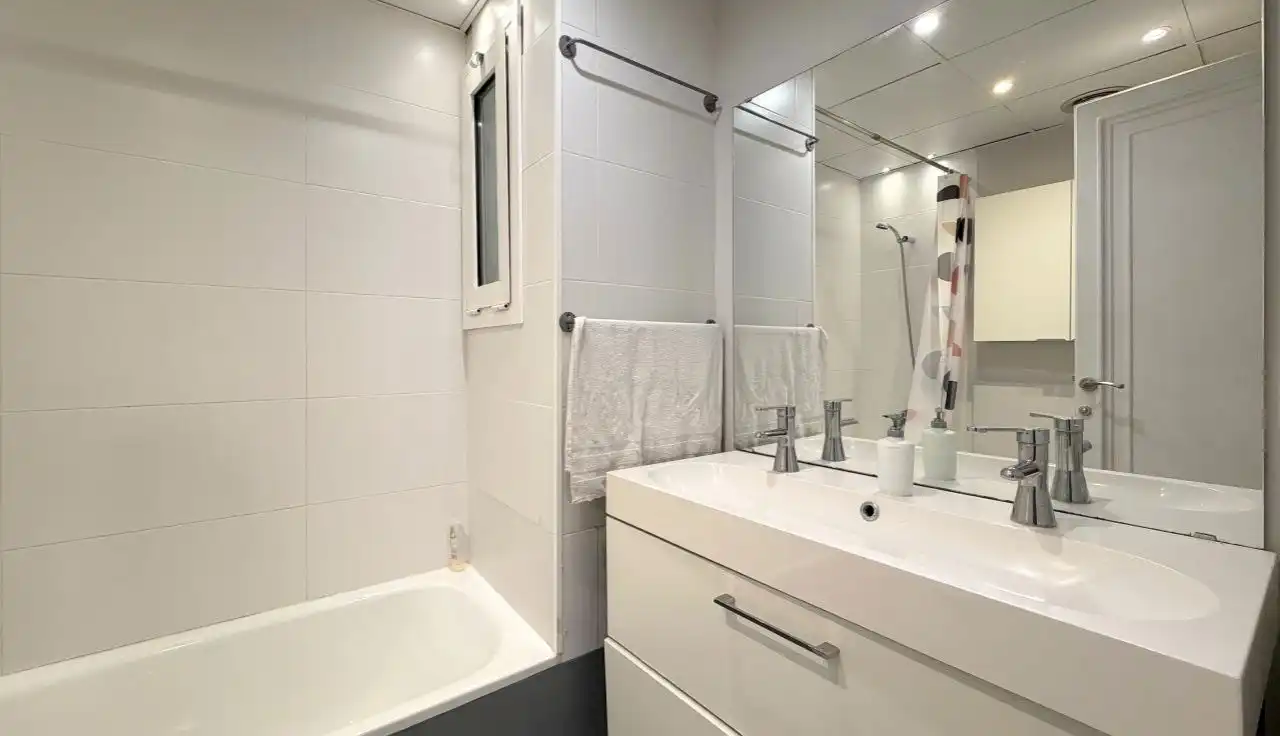Baño de Piso en venta en Barcelona con Aire acondicionado, Calefacción y Terraza