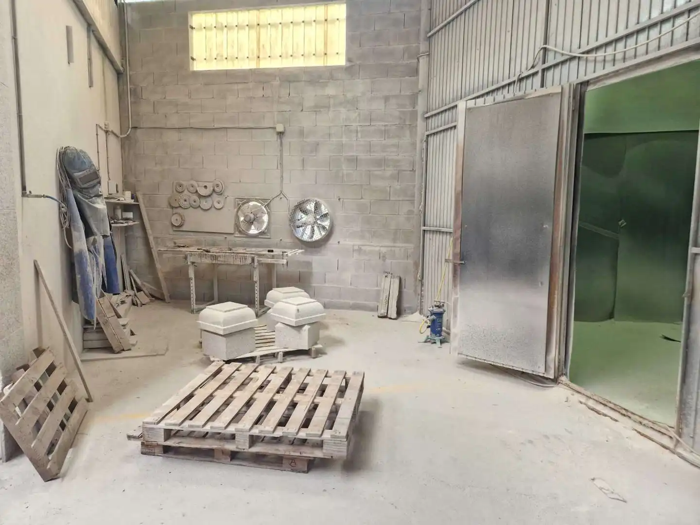 Exterior view of Industrial buildings for rent in Noia