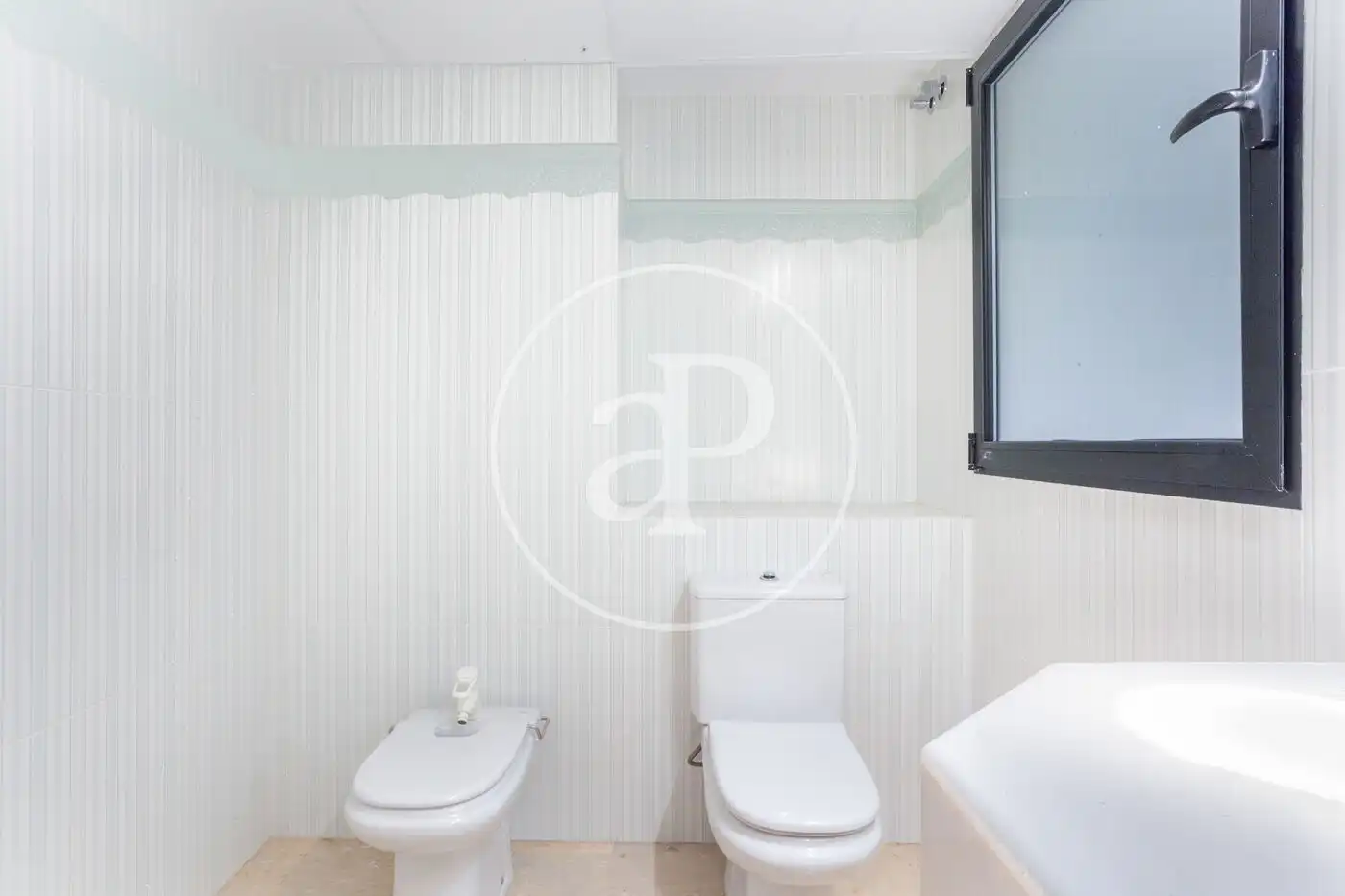 Bathroom of Flat for sale in Alicante / Alacant  with Air Conditioner, Heating and Storage room