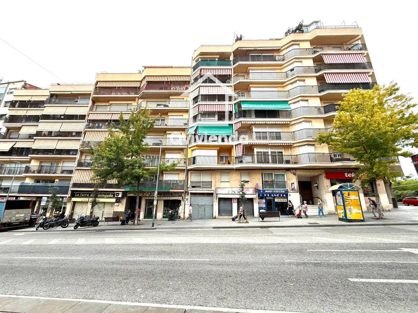 Außenansicht von Garage zum Verkauf in Terrassa