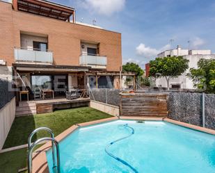 Swimming pool of House or chalet for sale in Vilanova i la Geltrú  with Air Conditioner, Heating and Private garden