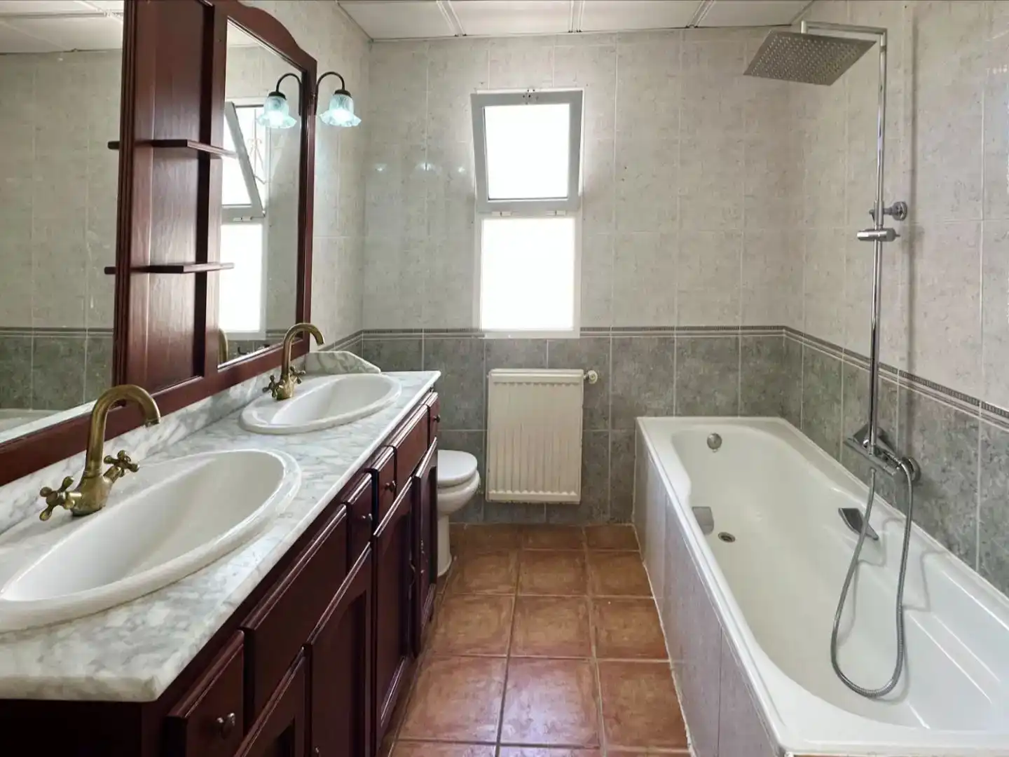 Badezimmer von Wohnung zur Miete in La Nucia mit Klimaanlage, Schwimmbad und Balkon