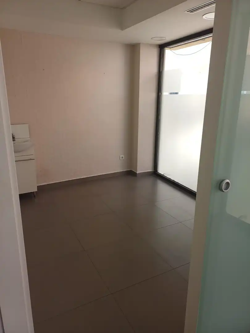 Business premises to rent in Calle duc carles de borja 14, imagen 9