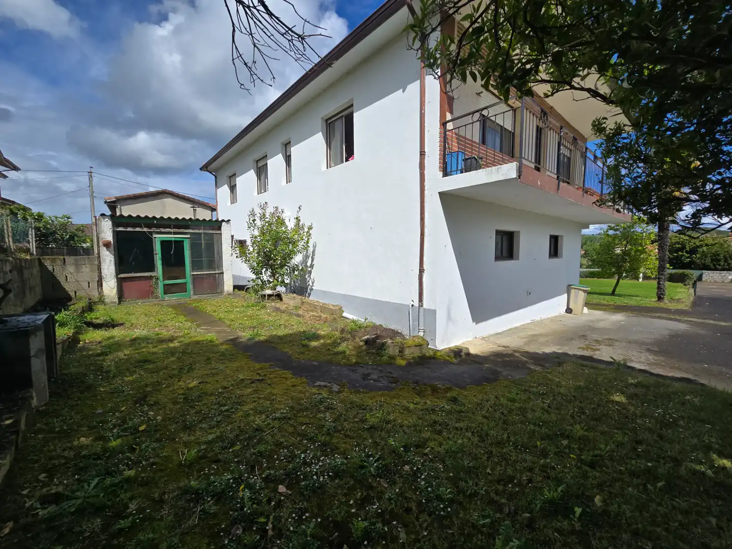 Außenansicht von Country house zum Verkauf in Arnuero mit Heizung, Privatgarten und Abstellraum