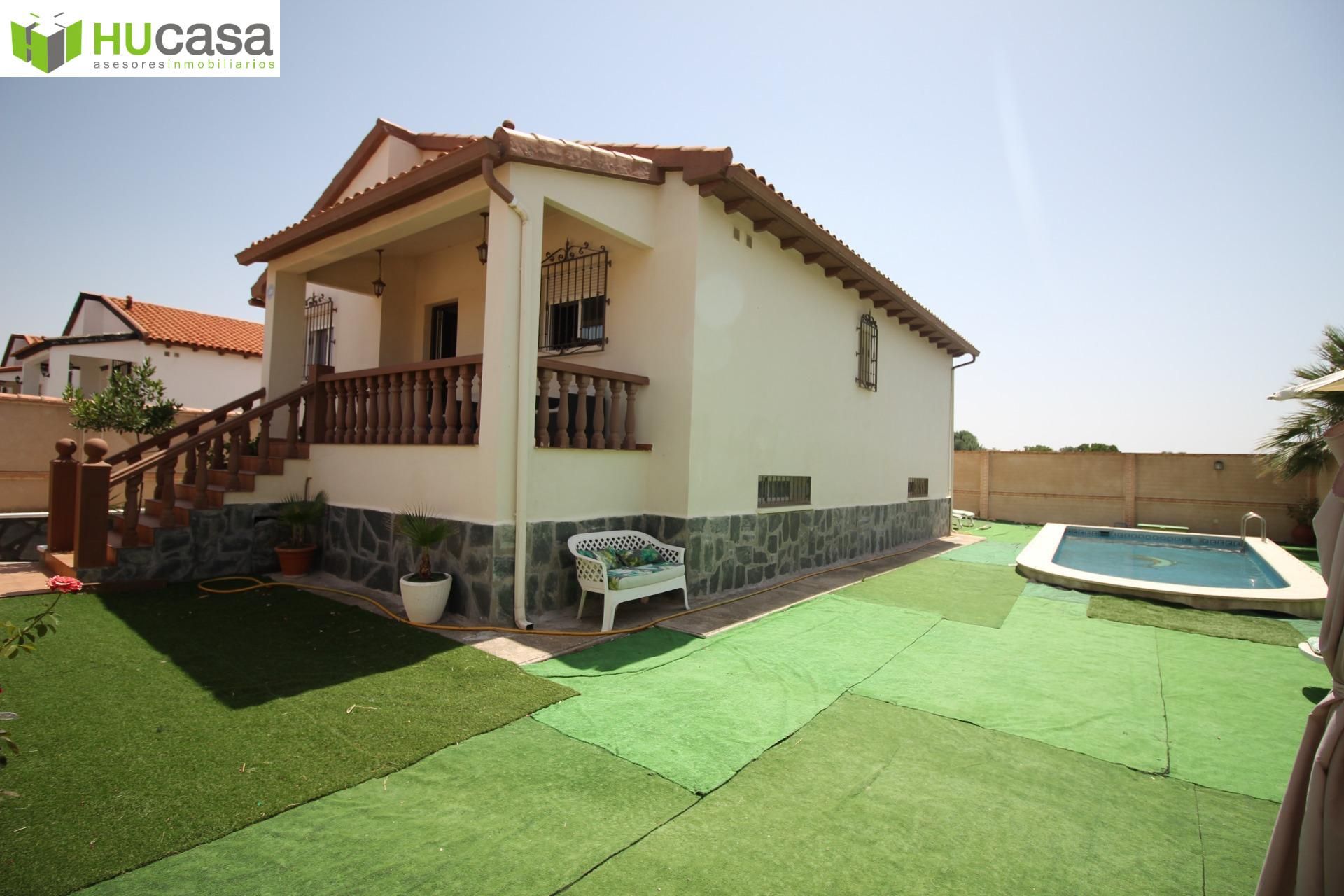 Exterior view of House or chalet for sale in Burguillos de Toledo  with Heating, Private garden and Storage room