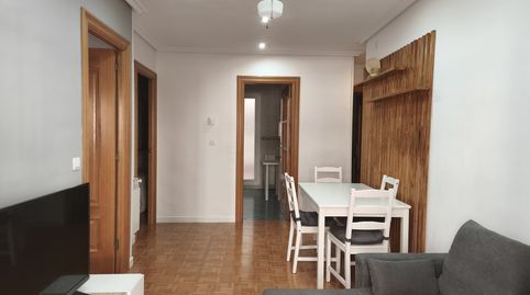 Piso de 3 habitaciones en el centro para entra a vivir