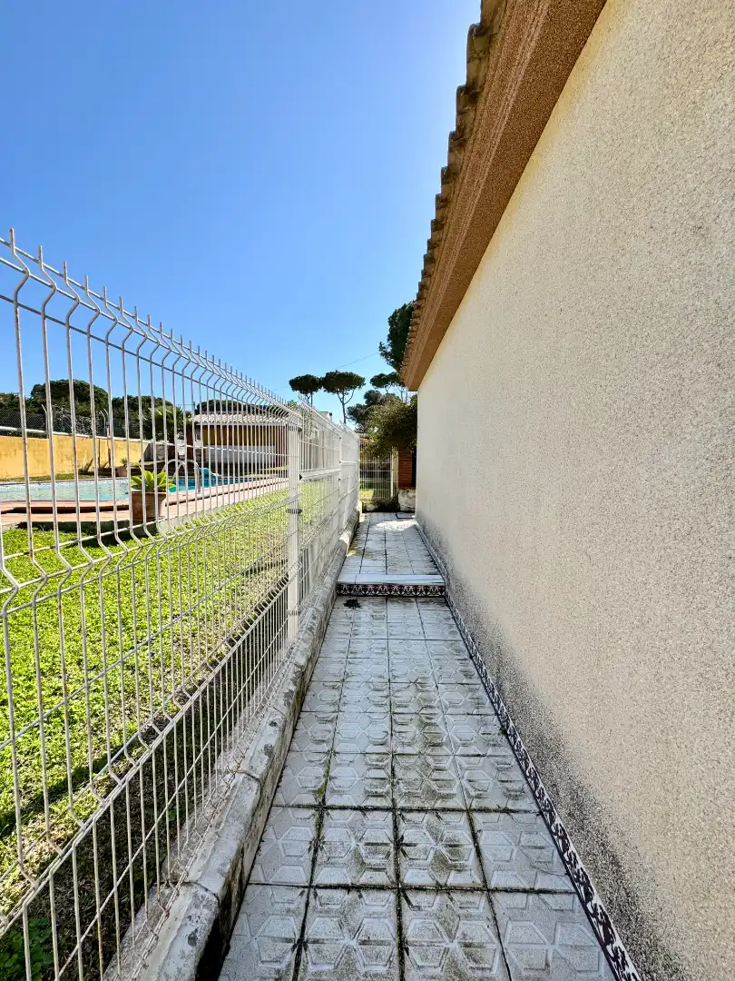 Jardín de Casa o chalet en venta en Chiclana de la Frontera con Aire acondicionado, Calefacción y Jardín privado