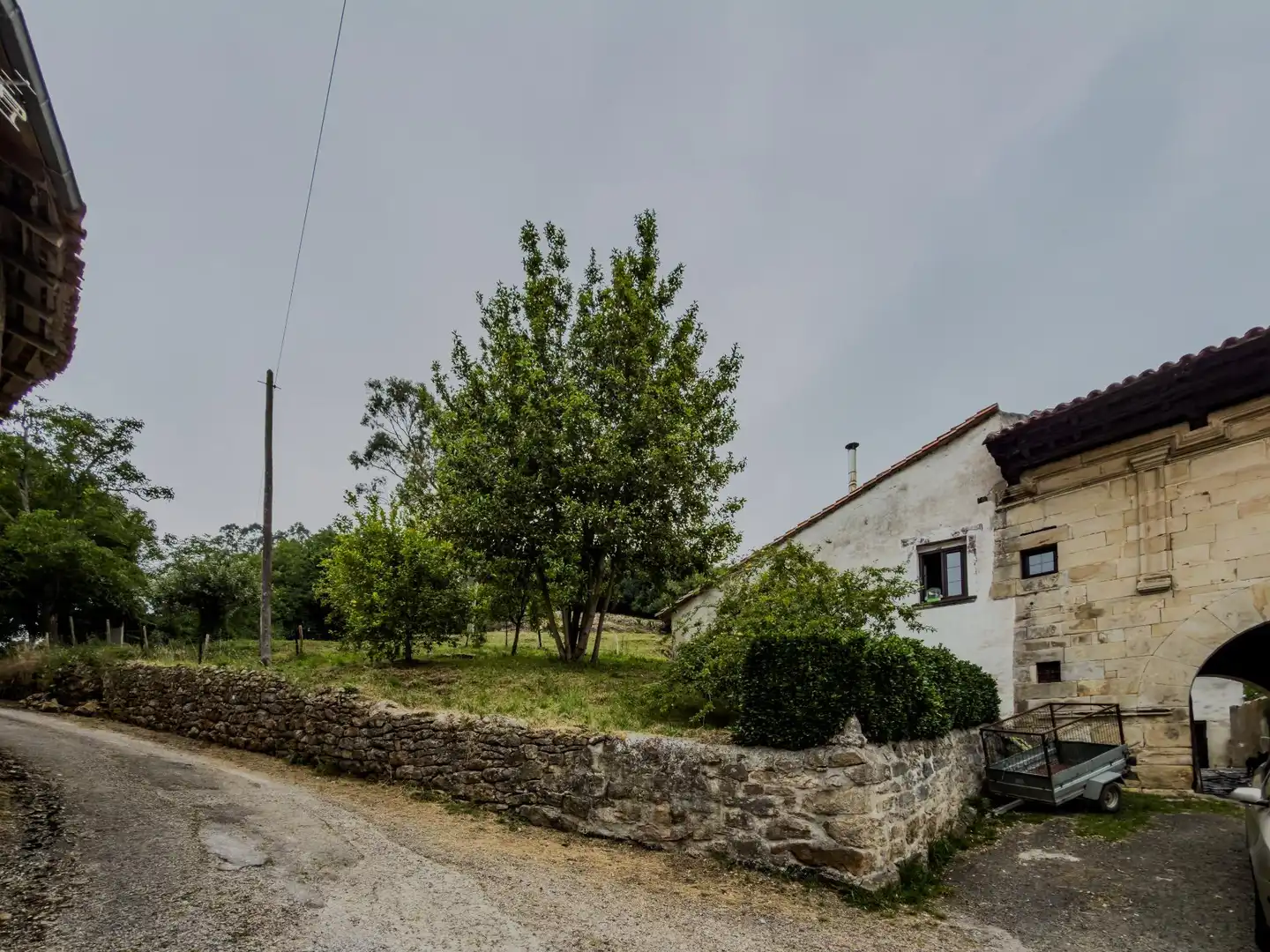Vista exterior de Casa o xalet en venda en Alfoz de Lloredo amb Jardí privat, Terrassa i Balcó