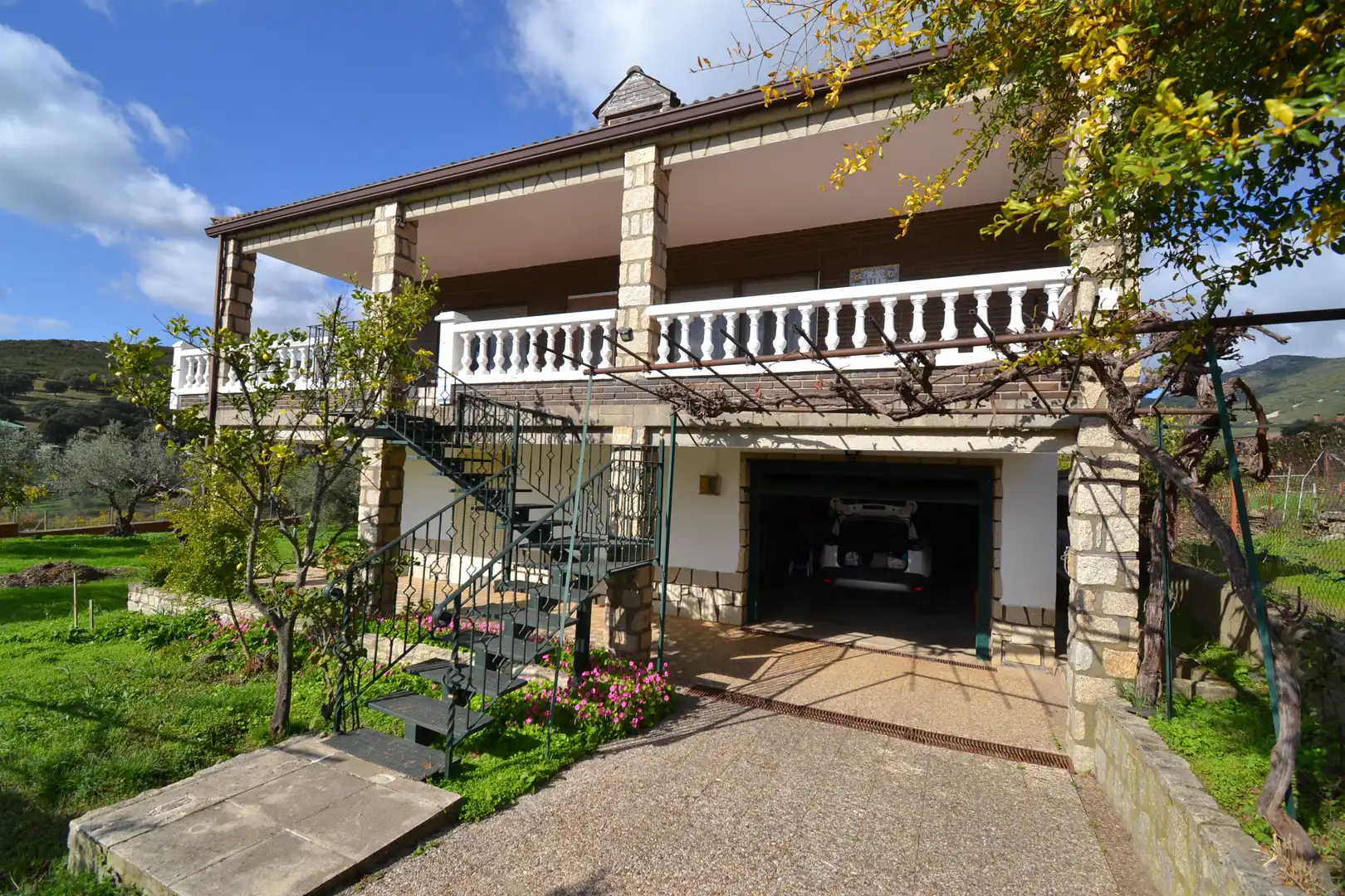Vista exterior de Casa o chalet en venta en Villar del Pedroso con Aire acondicionado, Calefacción y Jardín privado