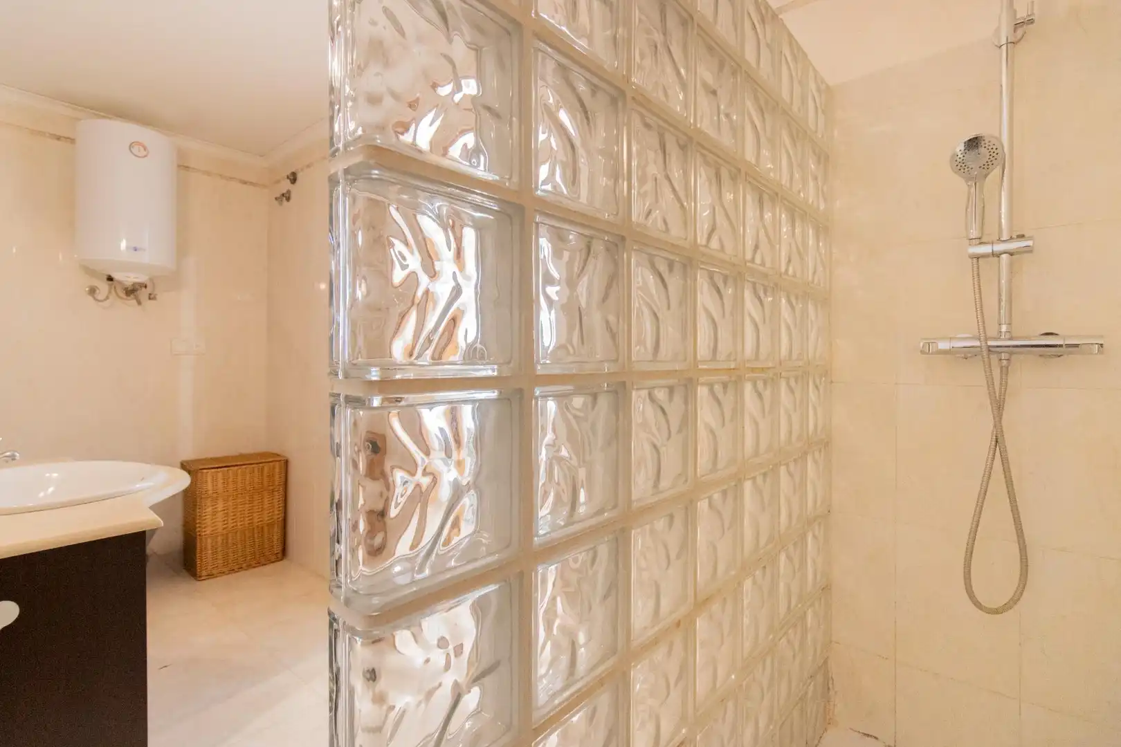 Baño de Apartamento en venta en Estivella con Amueblado y Balcón