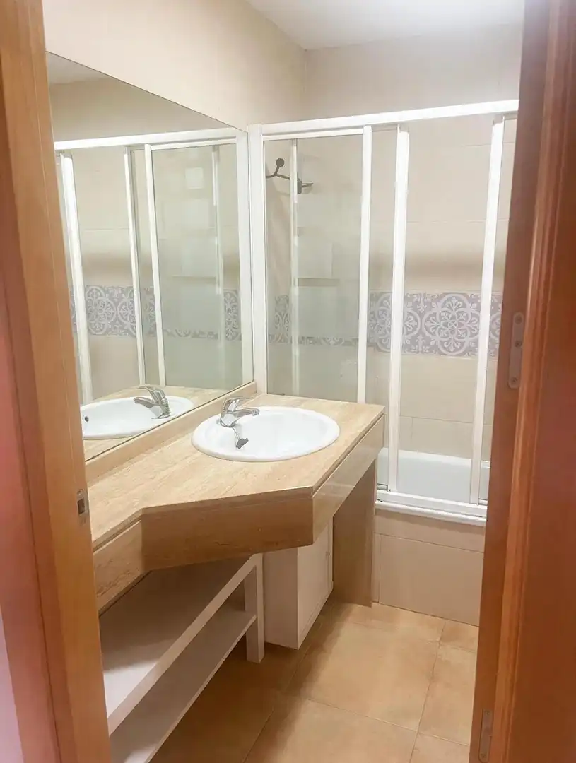 Baño de Casa adosada en venta en Alhendín con Terraza, Trastero y Balcón