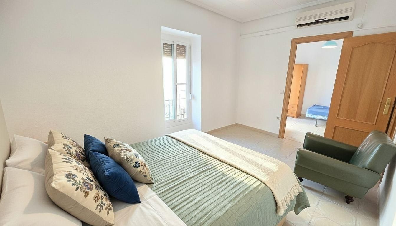 Bedroom of Flat for sale in Torrent  with Air Conditioner and Balcony