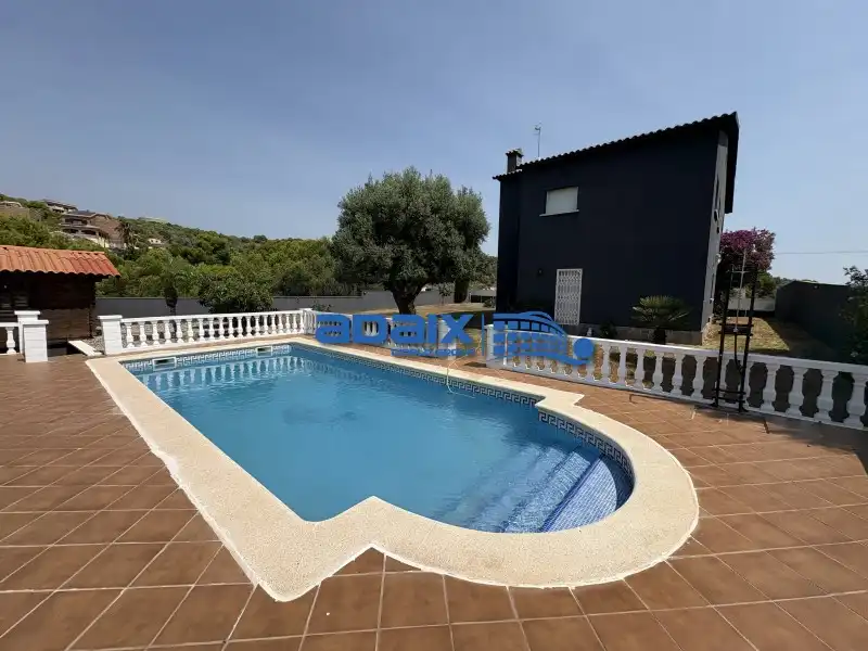 Swimming pool of Houses for sale in Roda de Berà  with Swimming Pool