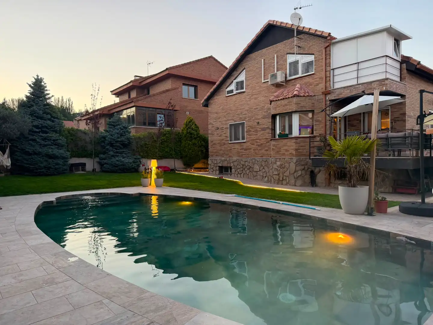 Piscina de Casa o xalet en venda en Becerril de la Sierra amb Aire condicionat, Calefacció i Jardí privat