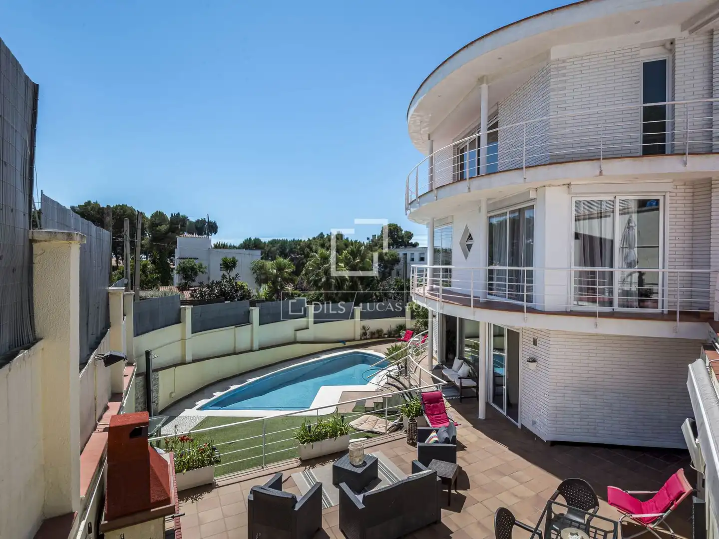 Vista exterior de Casa o xalet en venda en Castelldefels amb Aire condicionat, Calefacció i Jardí privat