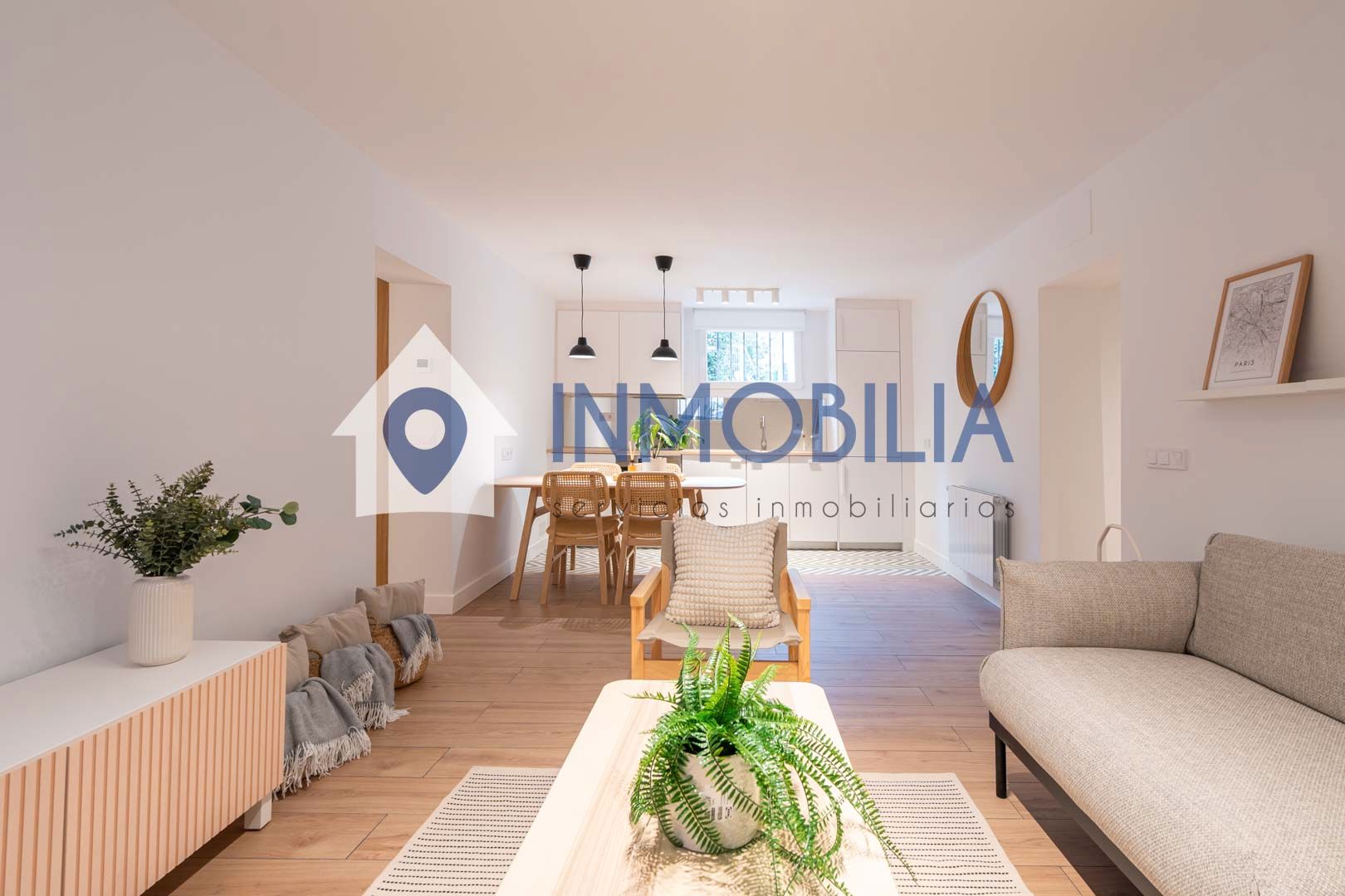 Living room of Flat for sale in  Madrid Capital  with Air Conditioner and Heating