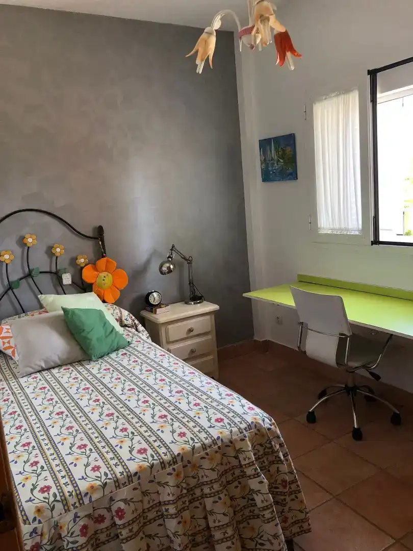 Dormitori de Casa adosada de lloguer en Rota amb Aire condicionat, Jardí privat i Traster