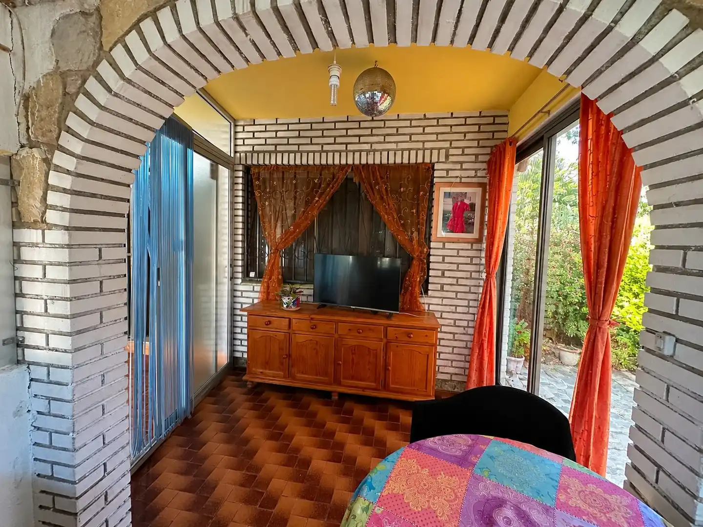 Sala d'estar de Casa o xalet en venda en Mont-roig del Camp amb Aire condicionat, Calefacció i Jardí privat