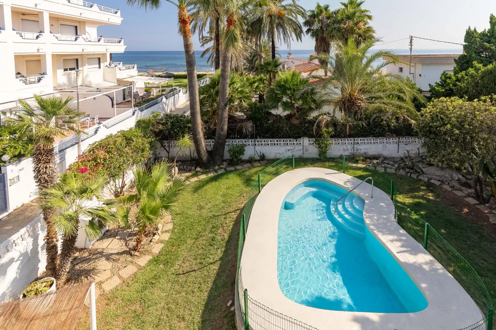 Schwimmbecken von Haus oder Chalet zum Verkauf in Dénia mit Klimaanlage, Heizung und Privatgarten