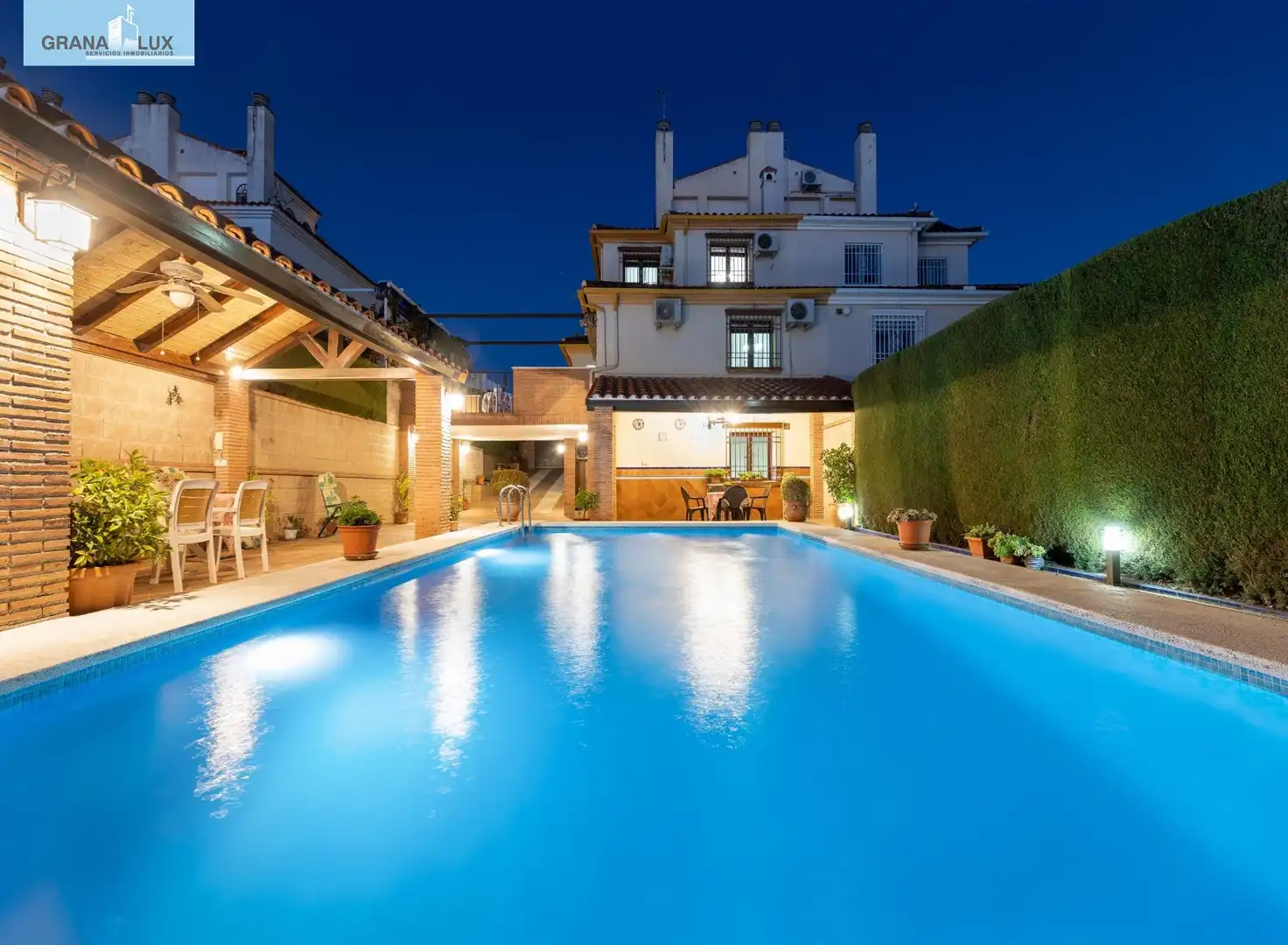 Maison mitoyenne avec piscine à vendre à Peligros