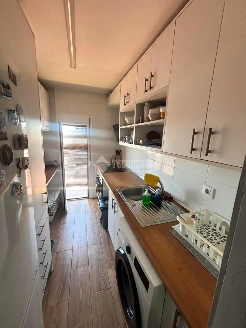 Kitchen of Flat for sale in Parla  with Air Conditioner, Terrace and Furnished