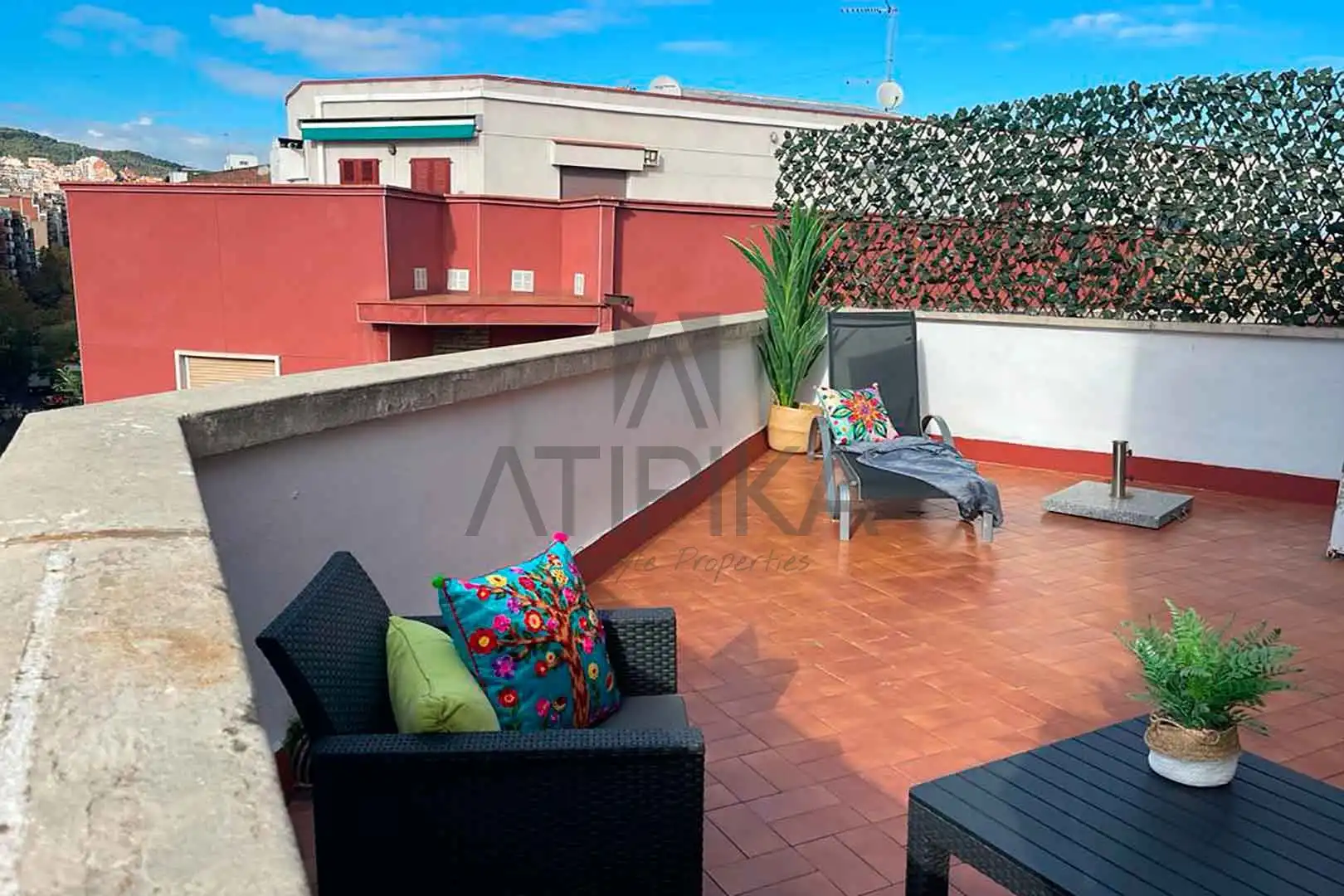 Attic for rent in El Camp de l'Arpa del Clot