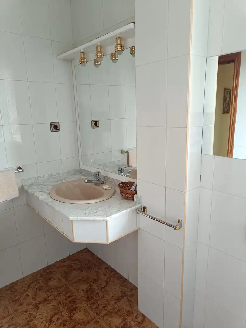 Bany de Casa o xalet en venda en Aguilar de Campoo amb Calefacció i Terrassa