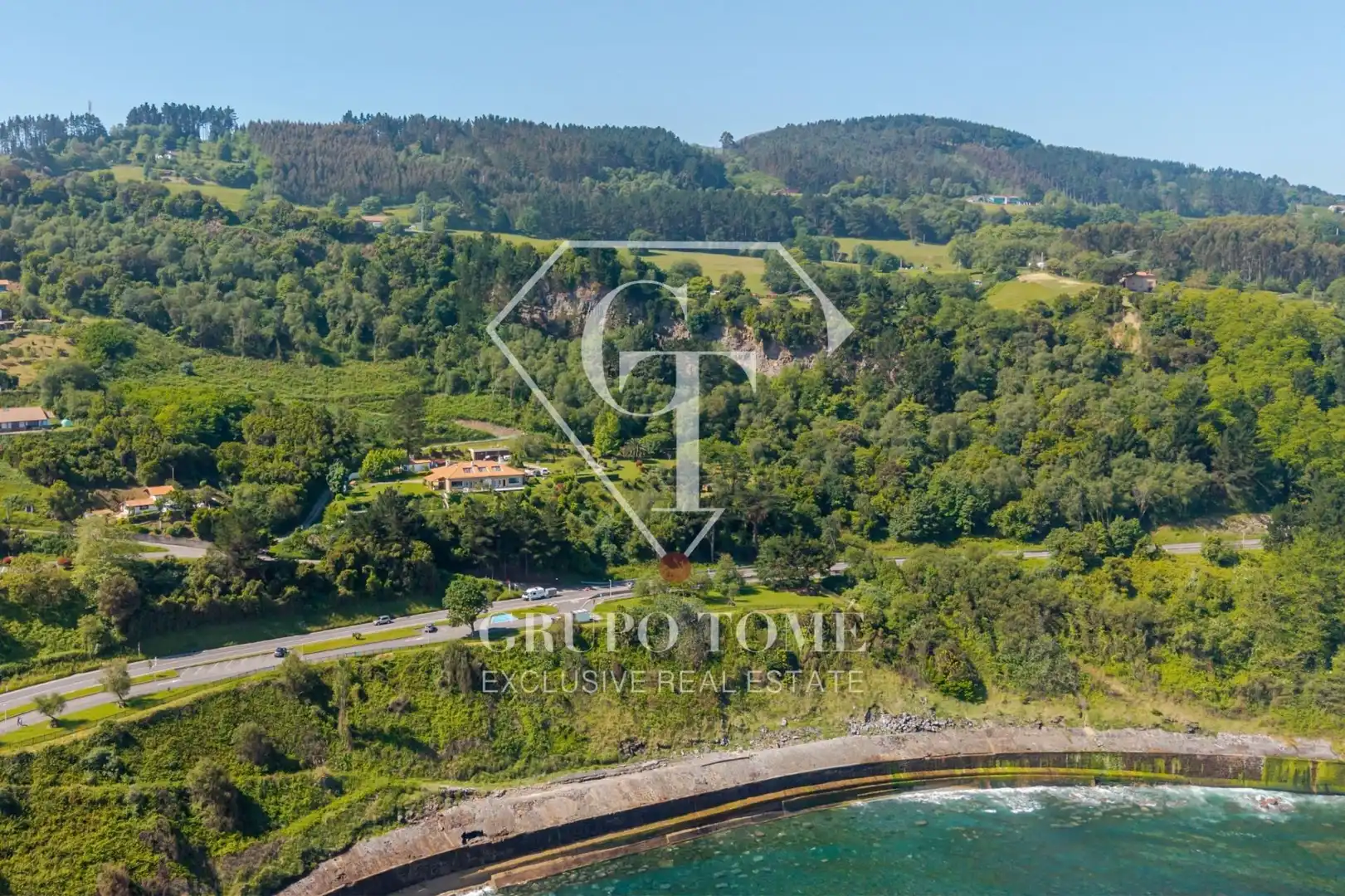 Casa adosada en venta en Mutriku con Jardín privado, Terraza y Amueblado