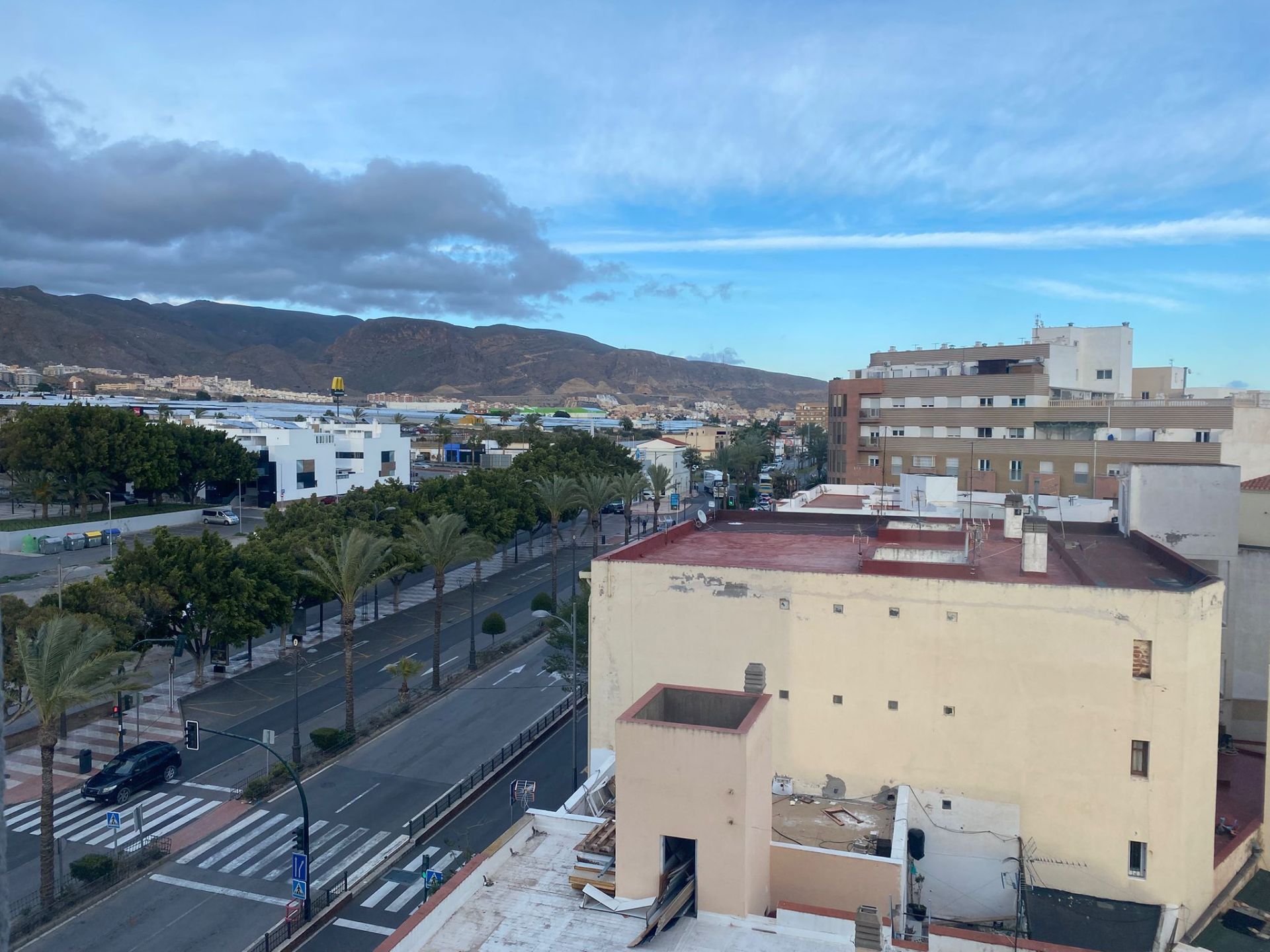 Vista exterior de Pis en venda en Roquetas de Mar