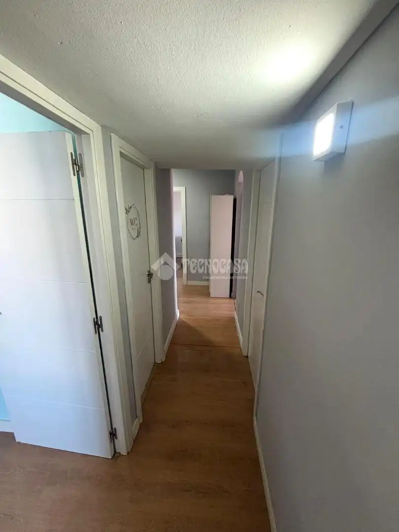 Flat for sale in Parla  with Air Conditioner, Terrace and Furnished