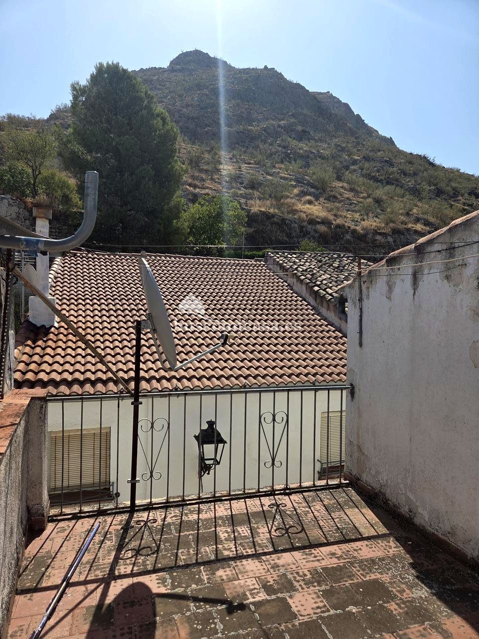 Exterior view of Single-family semi-detached for sale in Martos  with Terrace